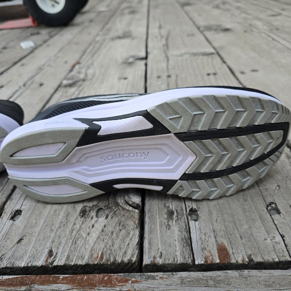 Saucony Men's Axon Road Running Shoe Black 11.5D - Picture 10 of 10